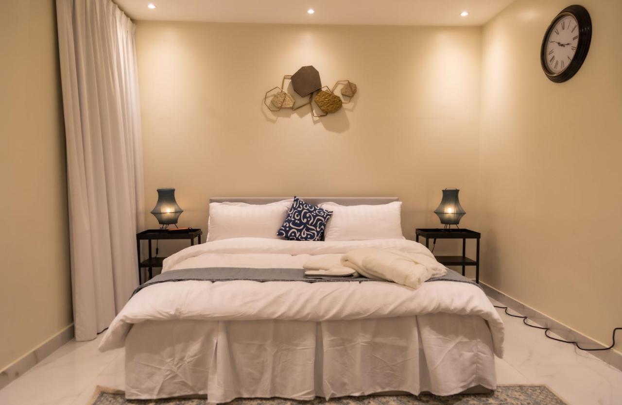 No.8-9 Relax & Enjoy Time W/manazil Alyasmin 2br/1or2ba Apartment