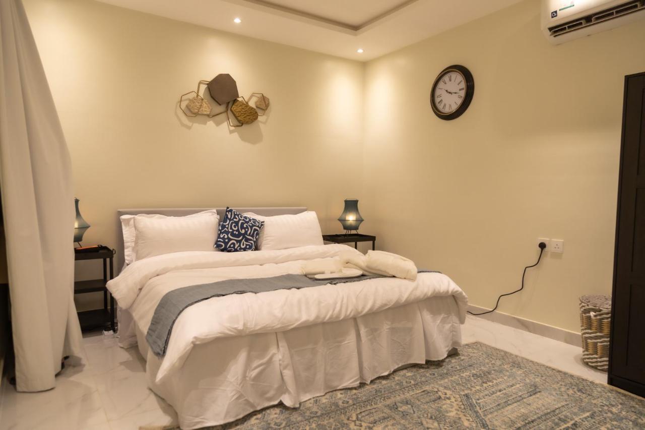 No.8-9 Relax & Enjoy Time W/manazil Alyasmin 2br/1or2ba Apartment